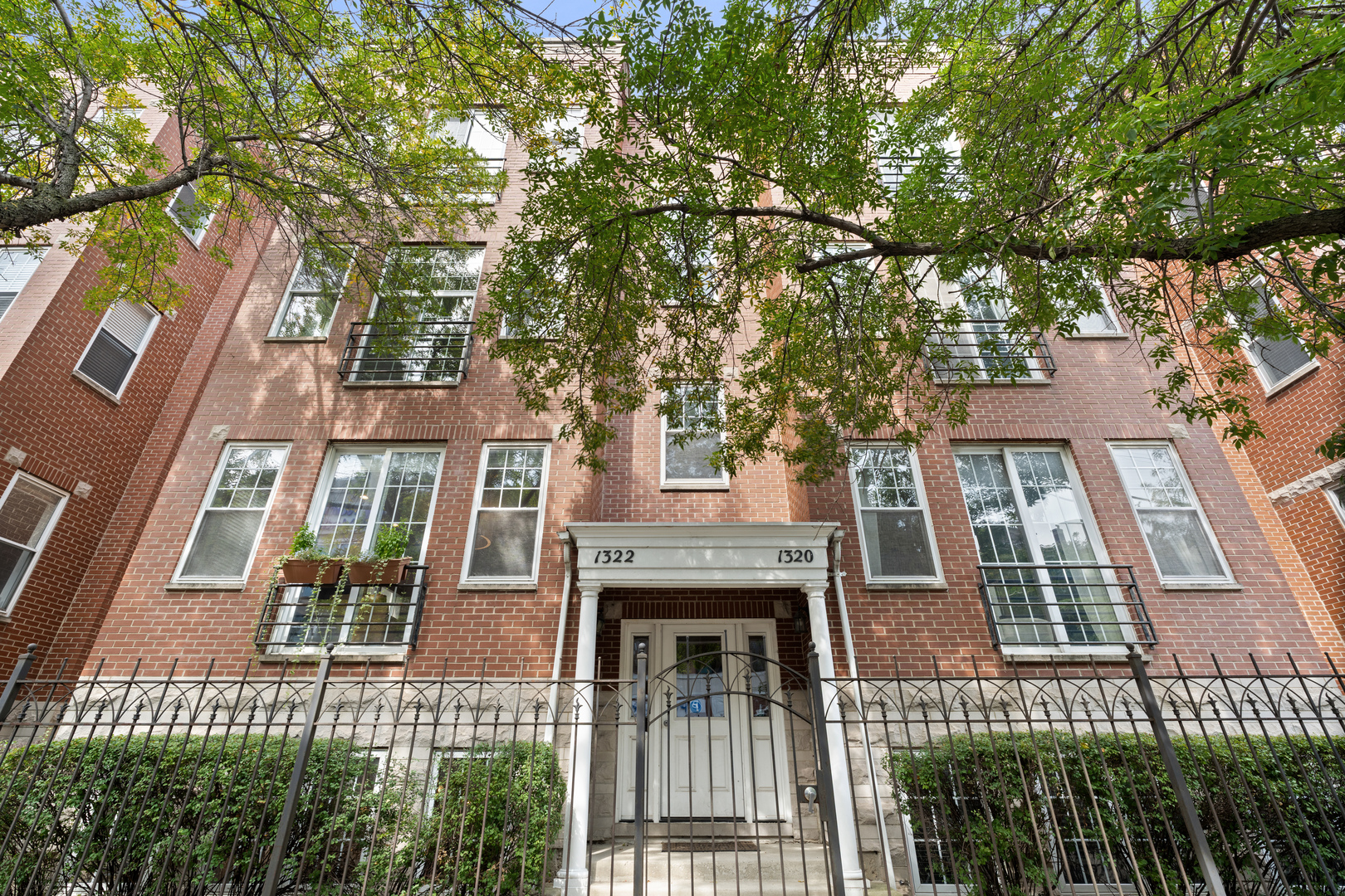 1322 West Belmont Avenue Chicago IL 60657