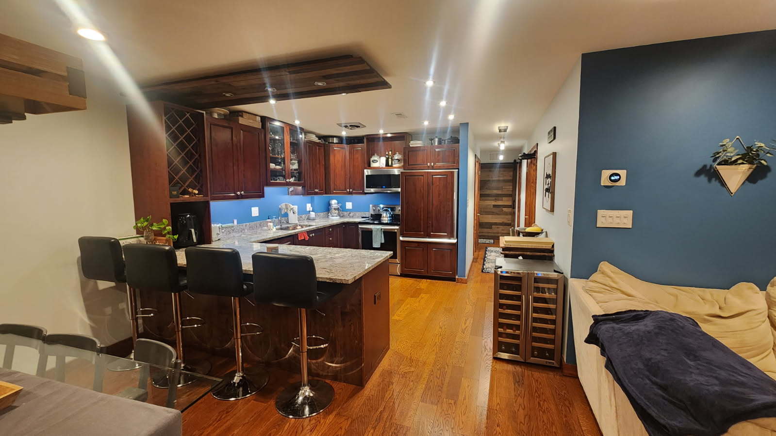 4125 North Keystone Avenue Chicago IL 60641