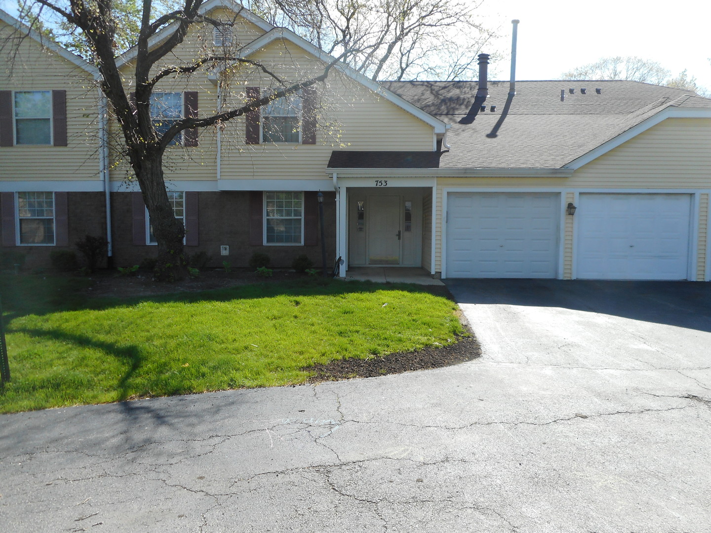 753 Candleridge Court Bartlett IL 60103