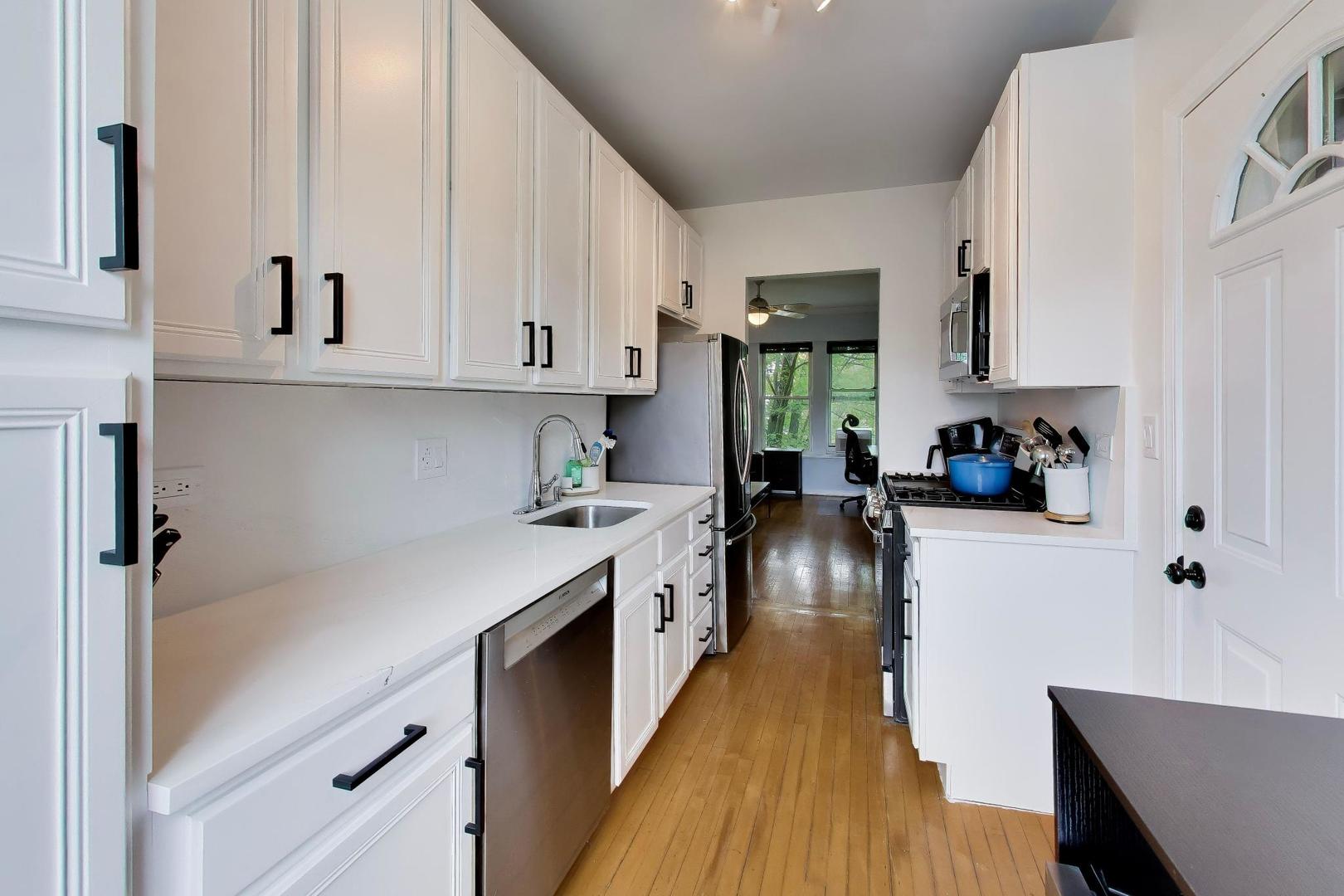 1243 West Ardmore Avenue Chicago IL 60660