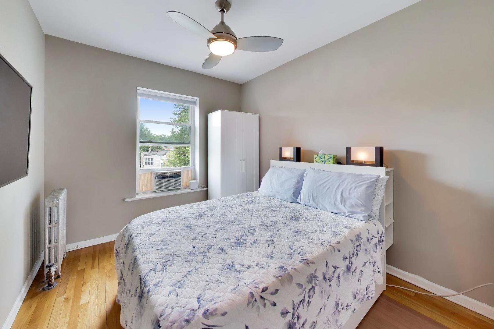 1243 West Ardmore Avenue Chicago IL 60660