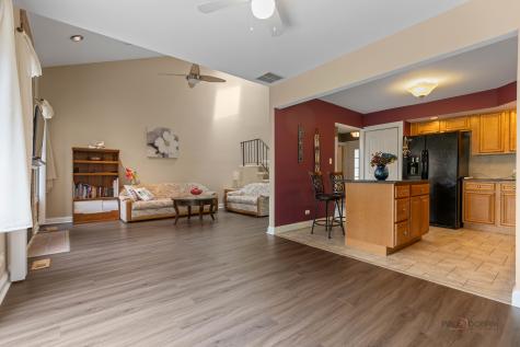 978 Buttercreek Court Hoffman Estates IL 60169