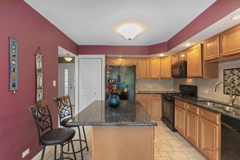 978 Buttercreek Court Hoffman Estates IL 60169