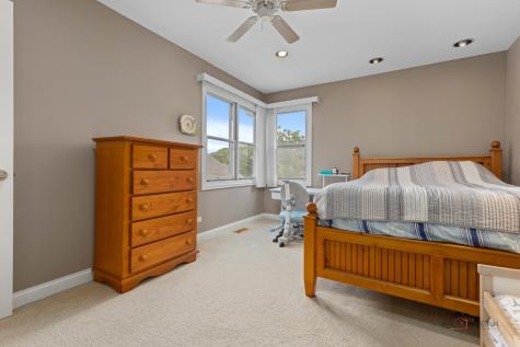 978 Buttercreek Court Hoffman Estates IL 60169
