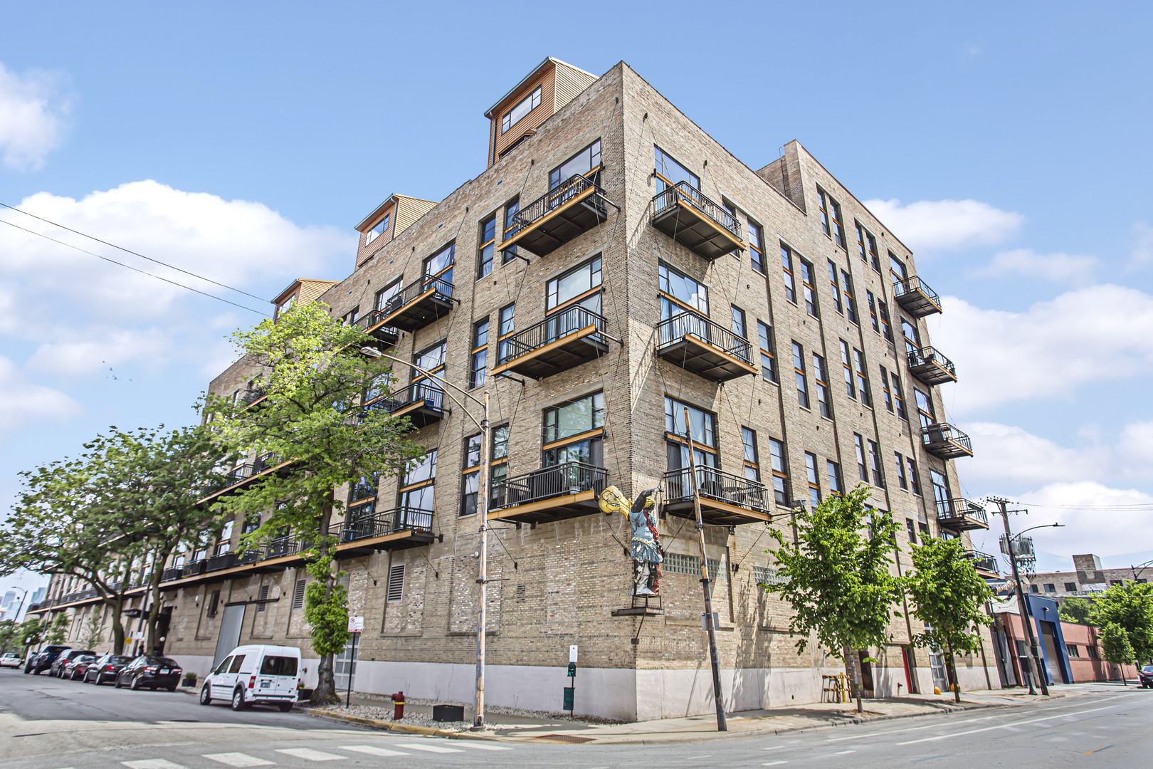 2545 South Dearborn Street Chicago IL 60616