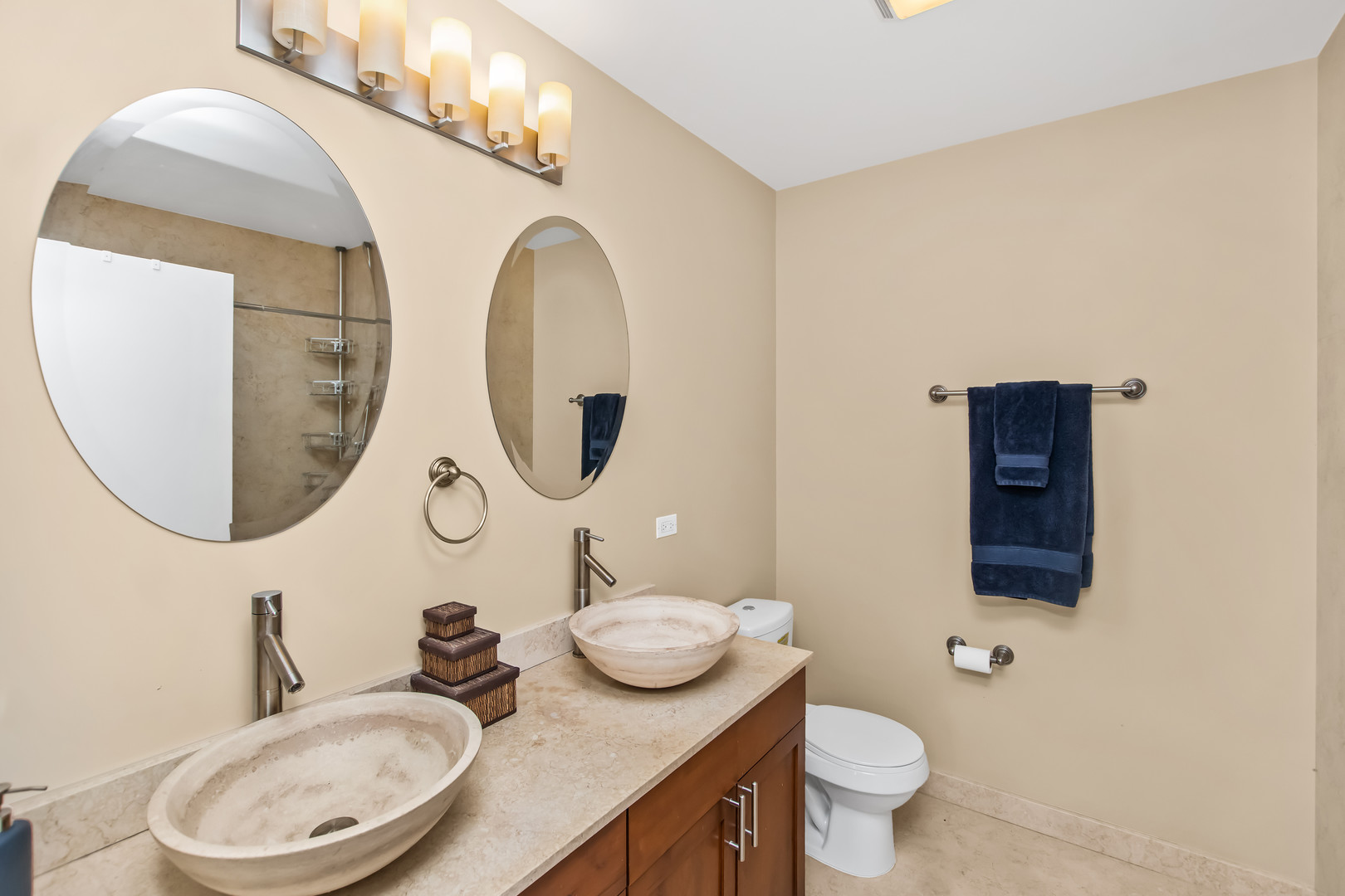 2545 South Dearborn Street Chicago IL 60616