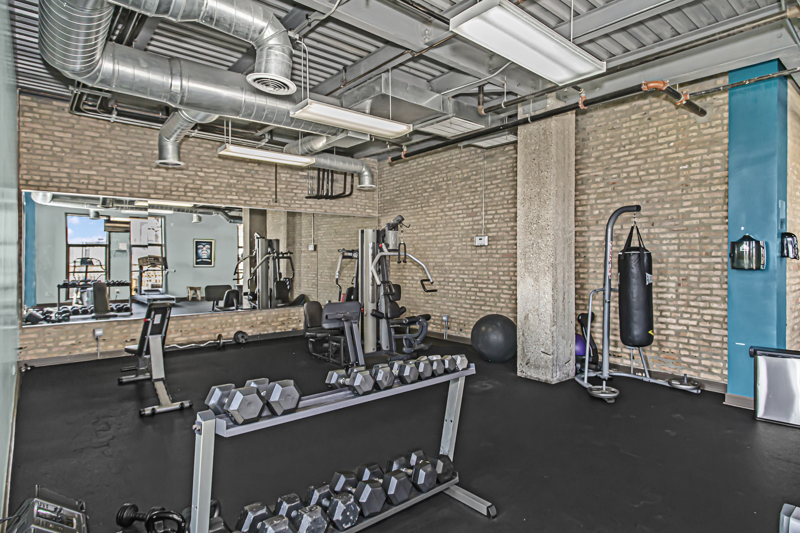 2545 South Dearborn Street Chicago IL 60616