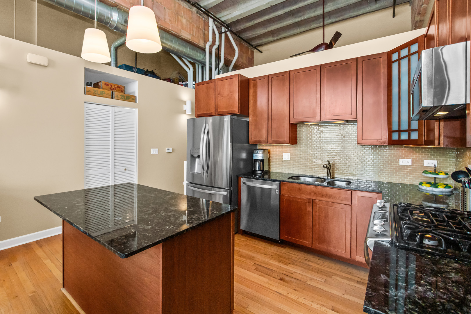 2545 South Dearborn Street Chicago IL 60616