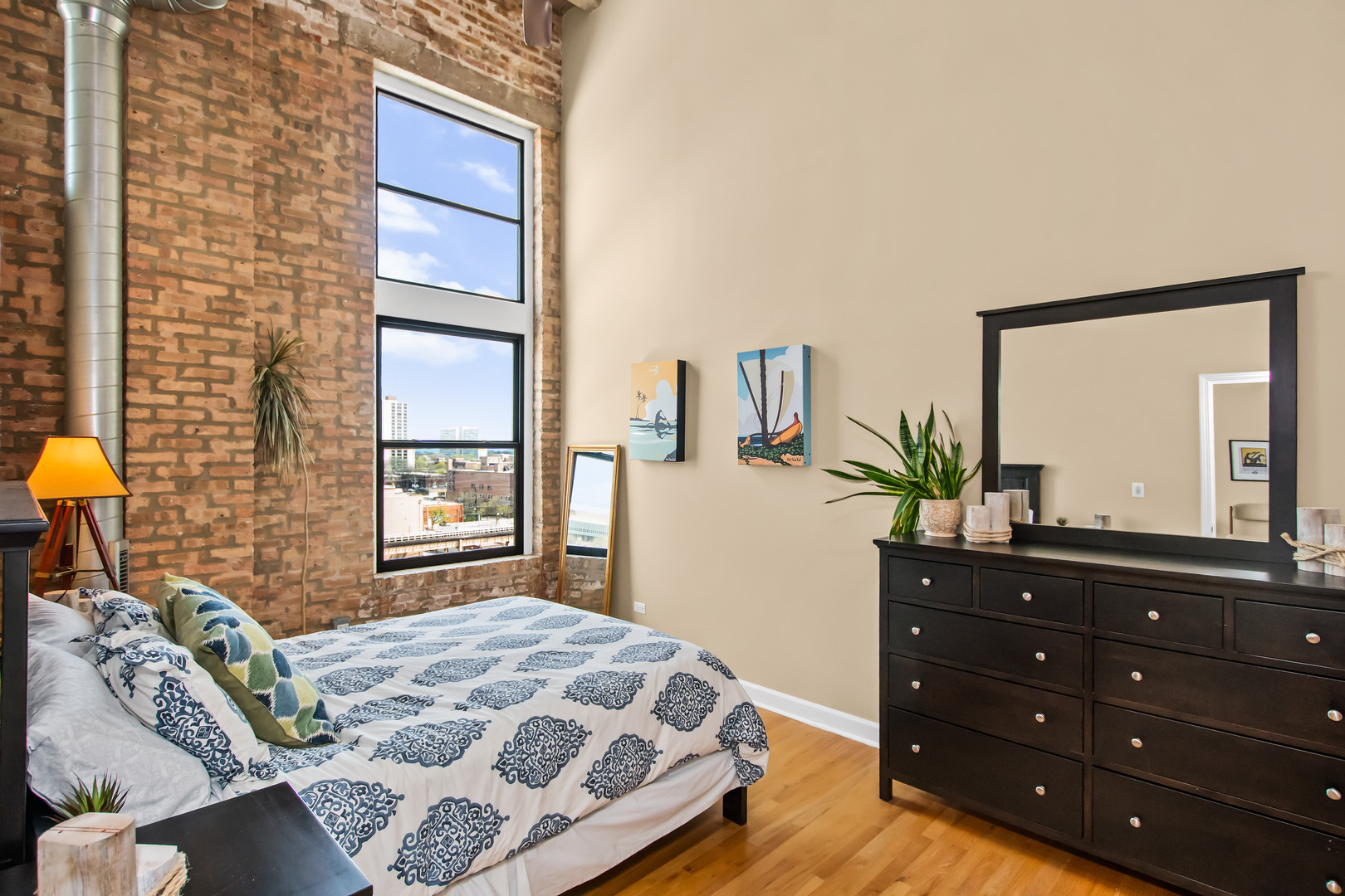2545 South Dearborn Street Chicago IL 60616