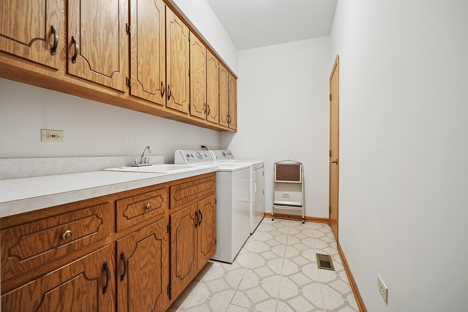 10814 Pamela Lane Orland Park IL 60467