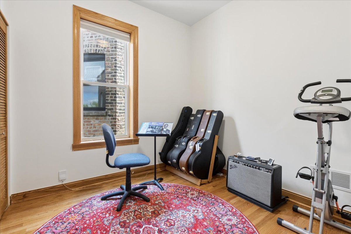 4216 North Winchester Avenue Chicago IL 60613