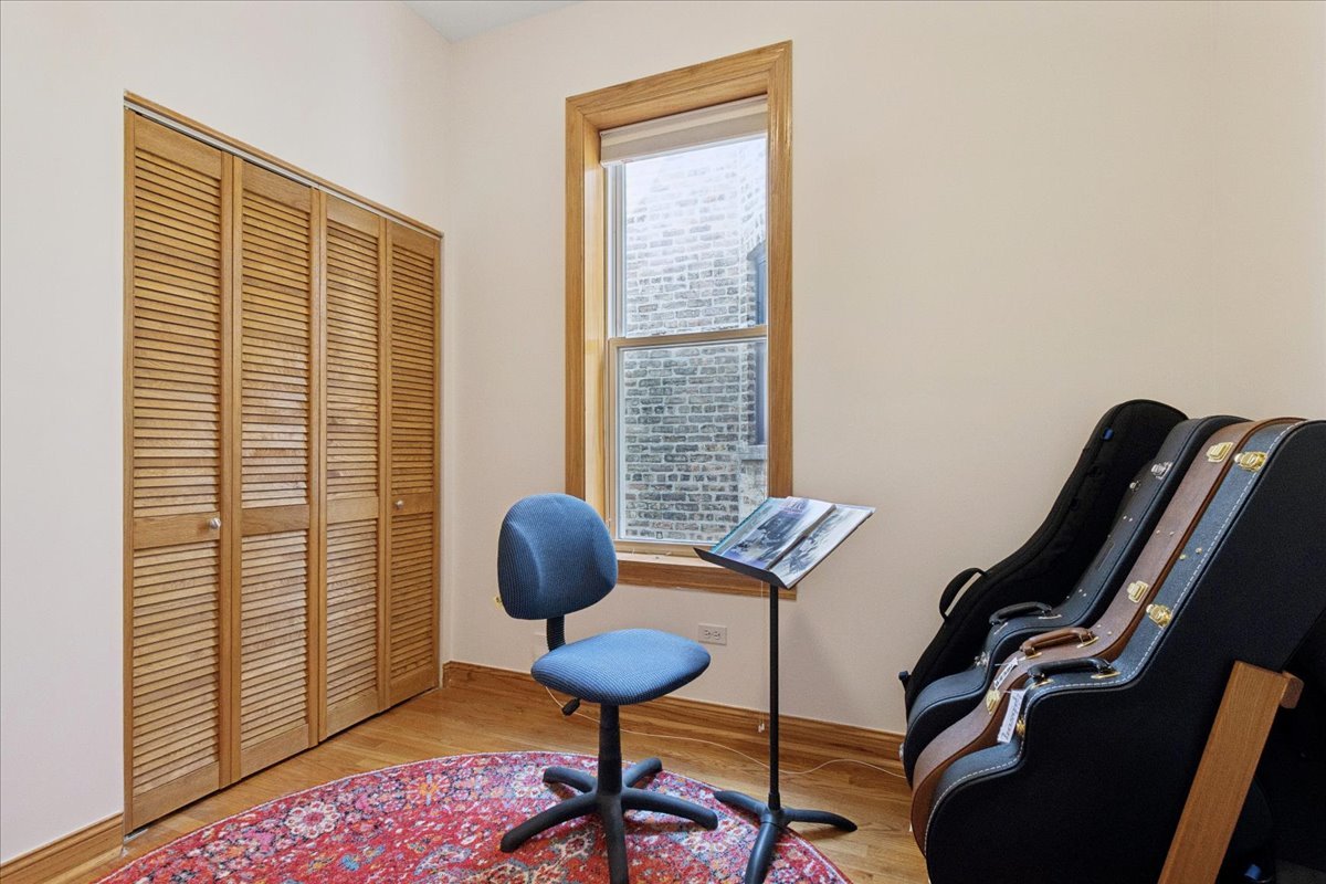 4216 North Winchester Avenue Chicago IL 60613
