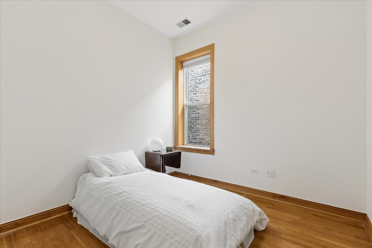 4216 North Winchester Avenue Chicago IL 60613