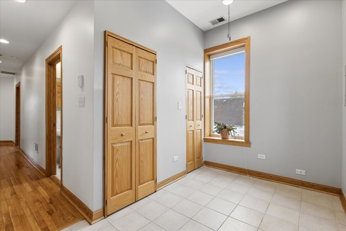 4216 North Winchester Avenue Chicago IL 60613