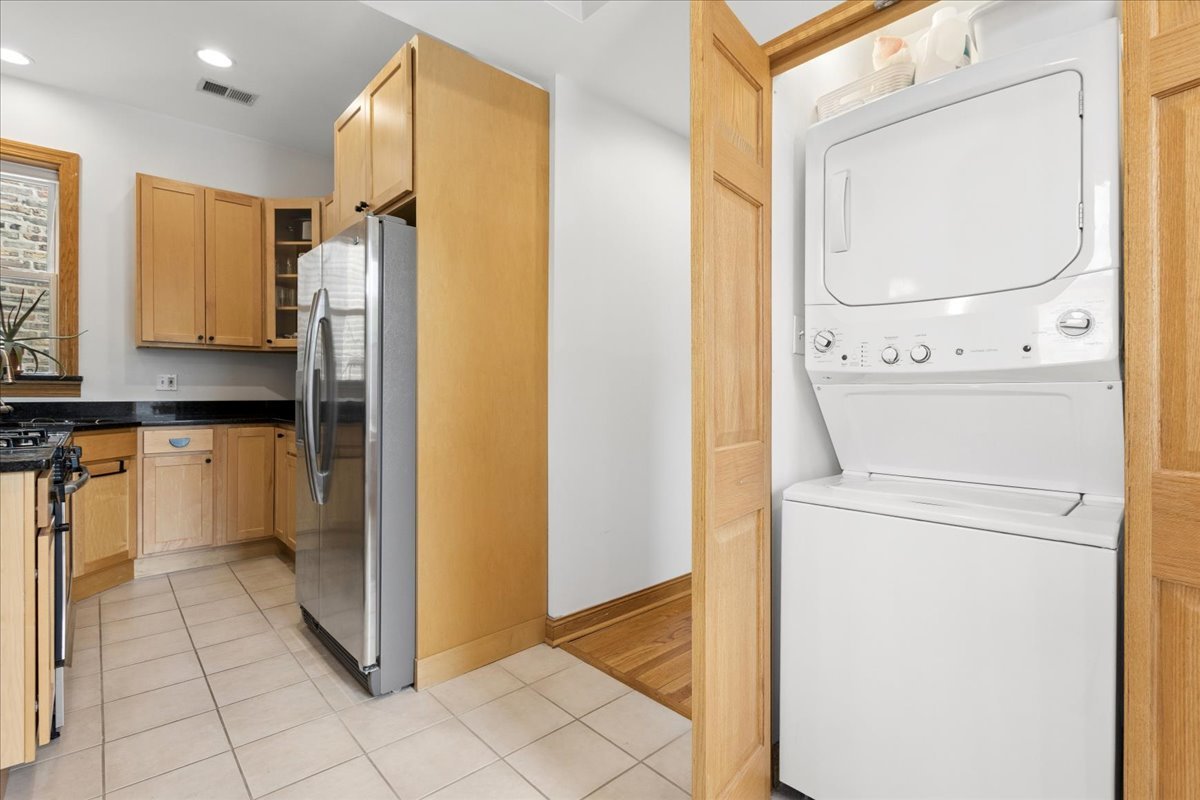 4216 North Winchester Avenue Chicago IL 60613