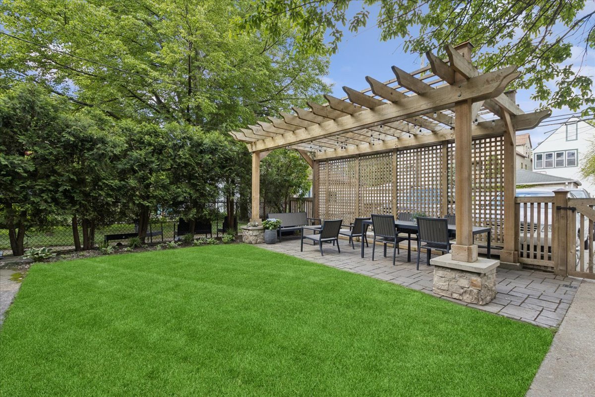 4216 North Winchester Avenue Chicago IL 60613