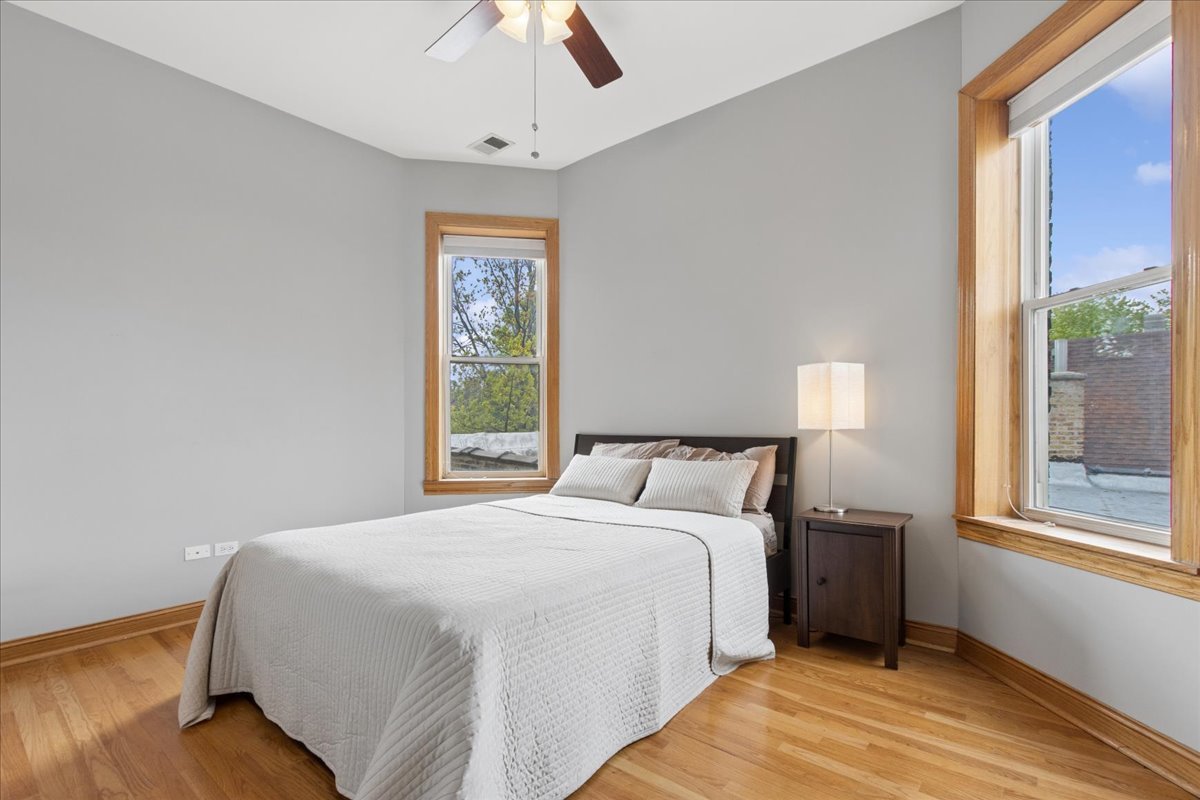 4216 North Winchester Avenue Chicago IL 60613