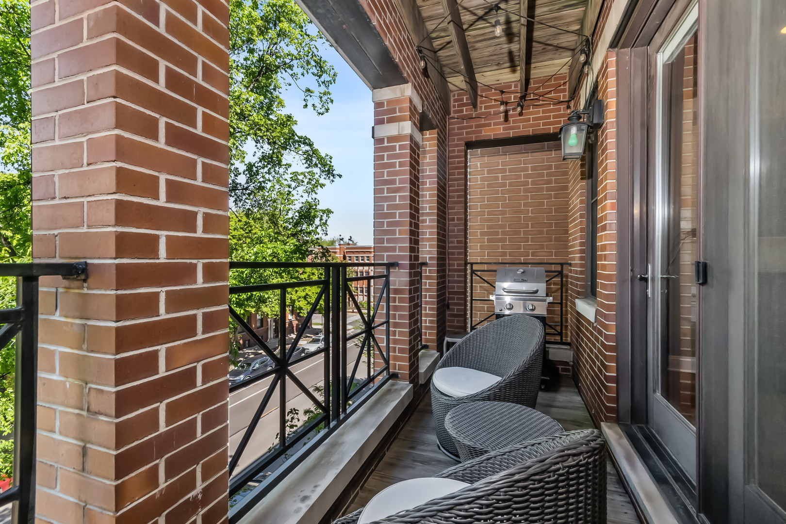 3843 North Southport Avenue Chicago IL 60613