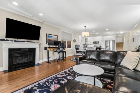 3843 North Southport Avenue Chicago IL 60613