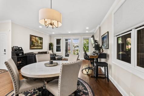 3843 North Southport Avenue Chicago IL 60613