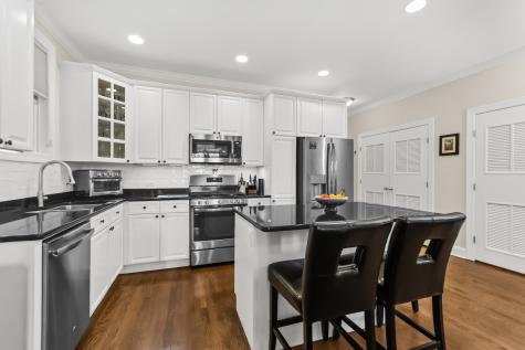 3843 North Southport Avenue Chicago IL 60613