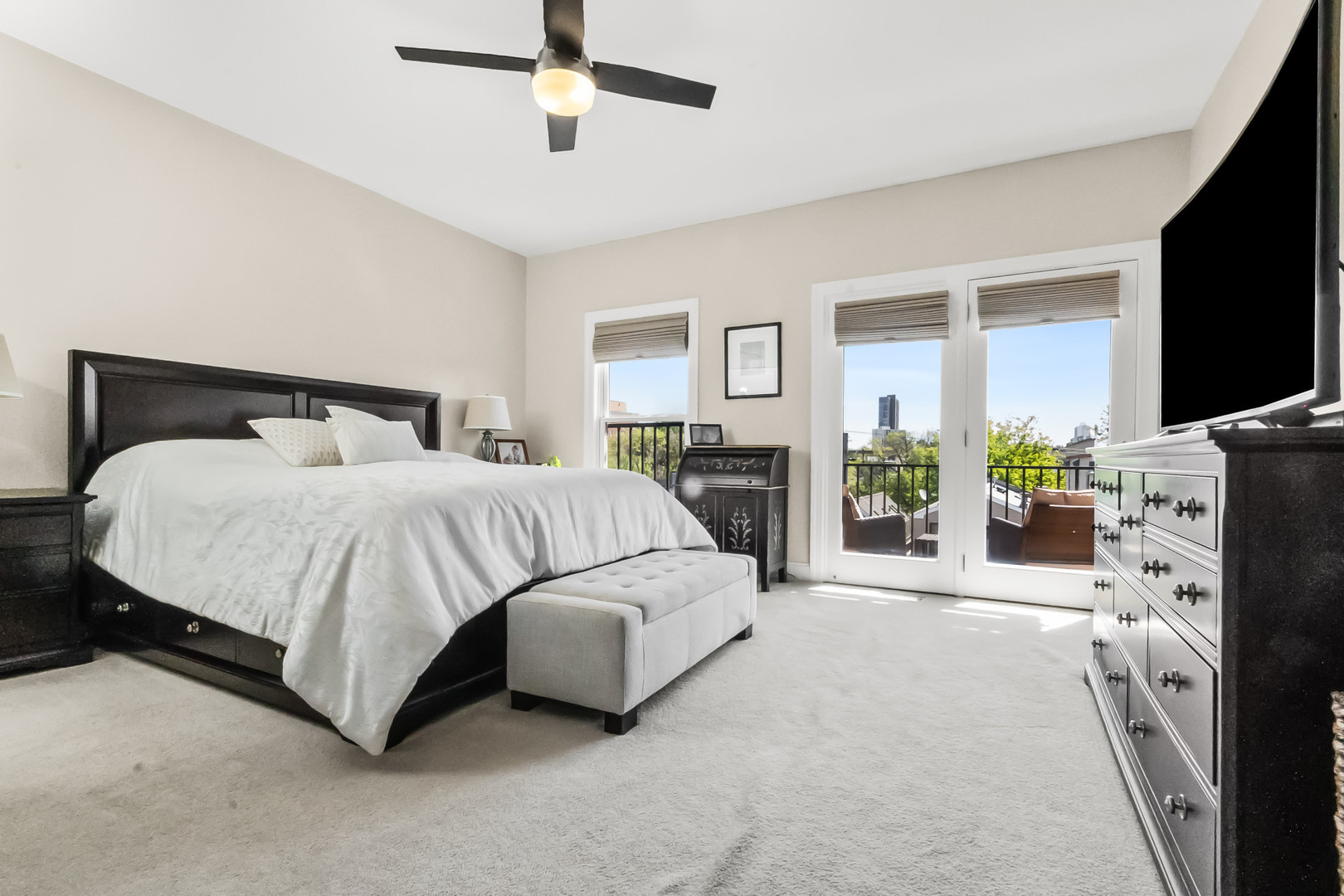 3843 North Southport Avenue Chicago IL 60613