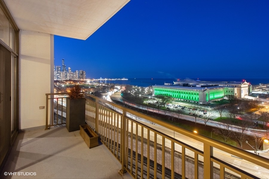 1335 South Prairie Avenue Chicago IL 60605