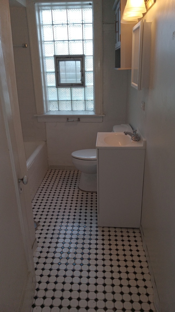 2334 East 68th Street Chicago IL 60649