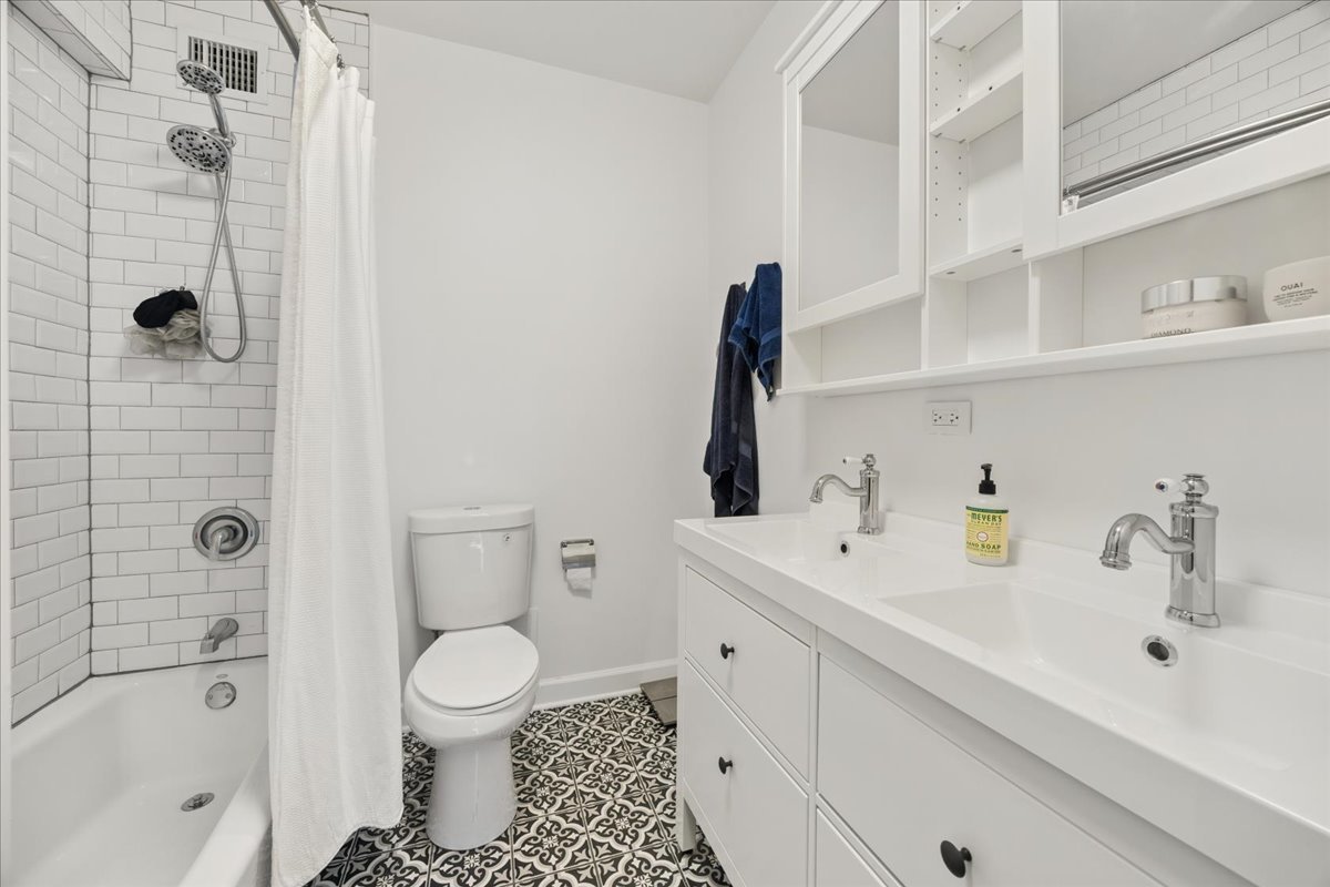 3200 North Lake Shore Drive Chicago IL 60657