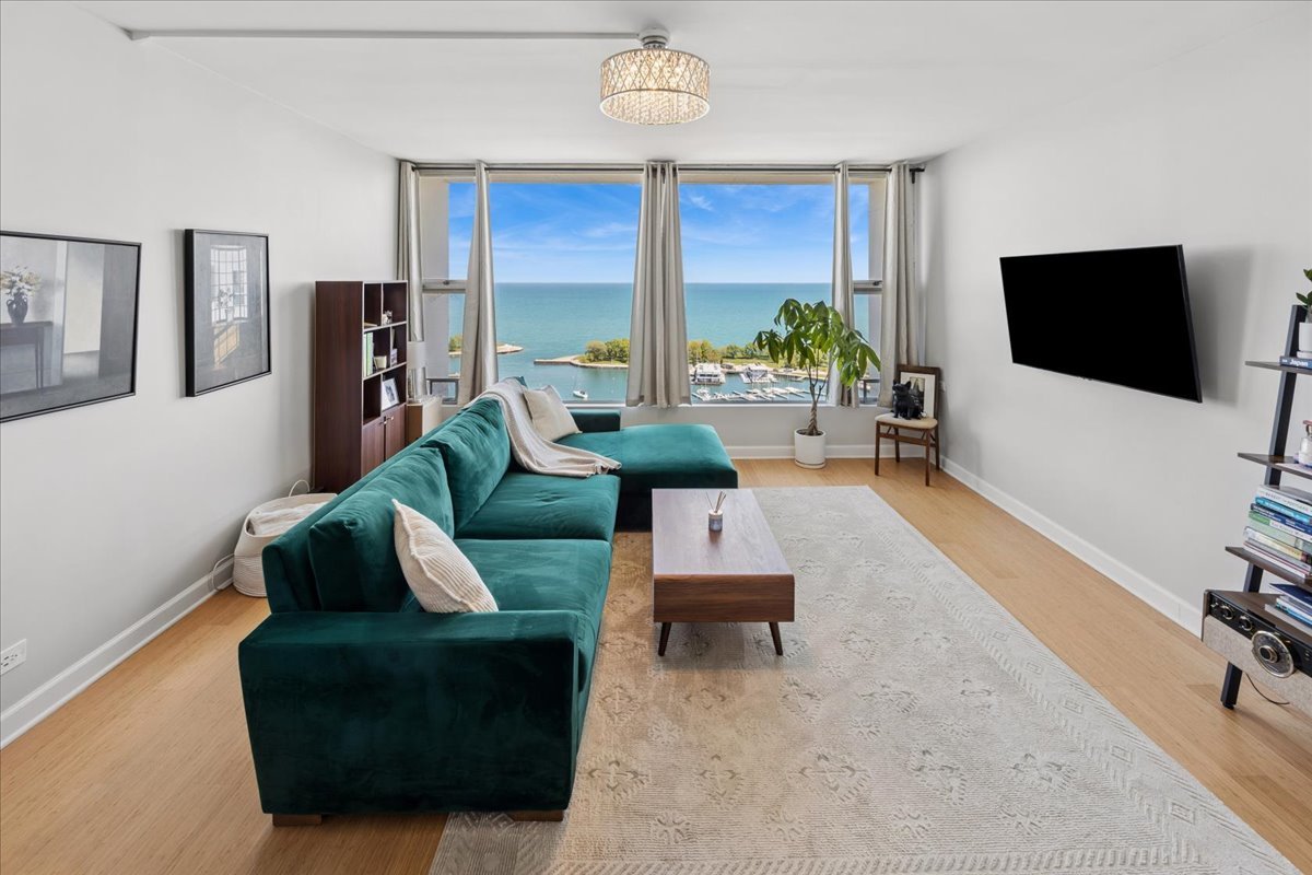 3200 North Lake Shore Drive Chicago IL 60657