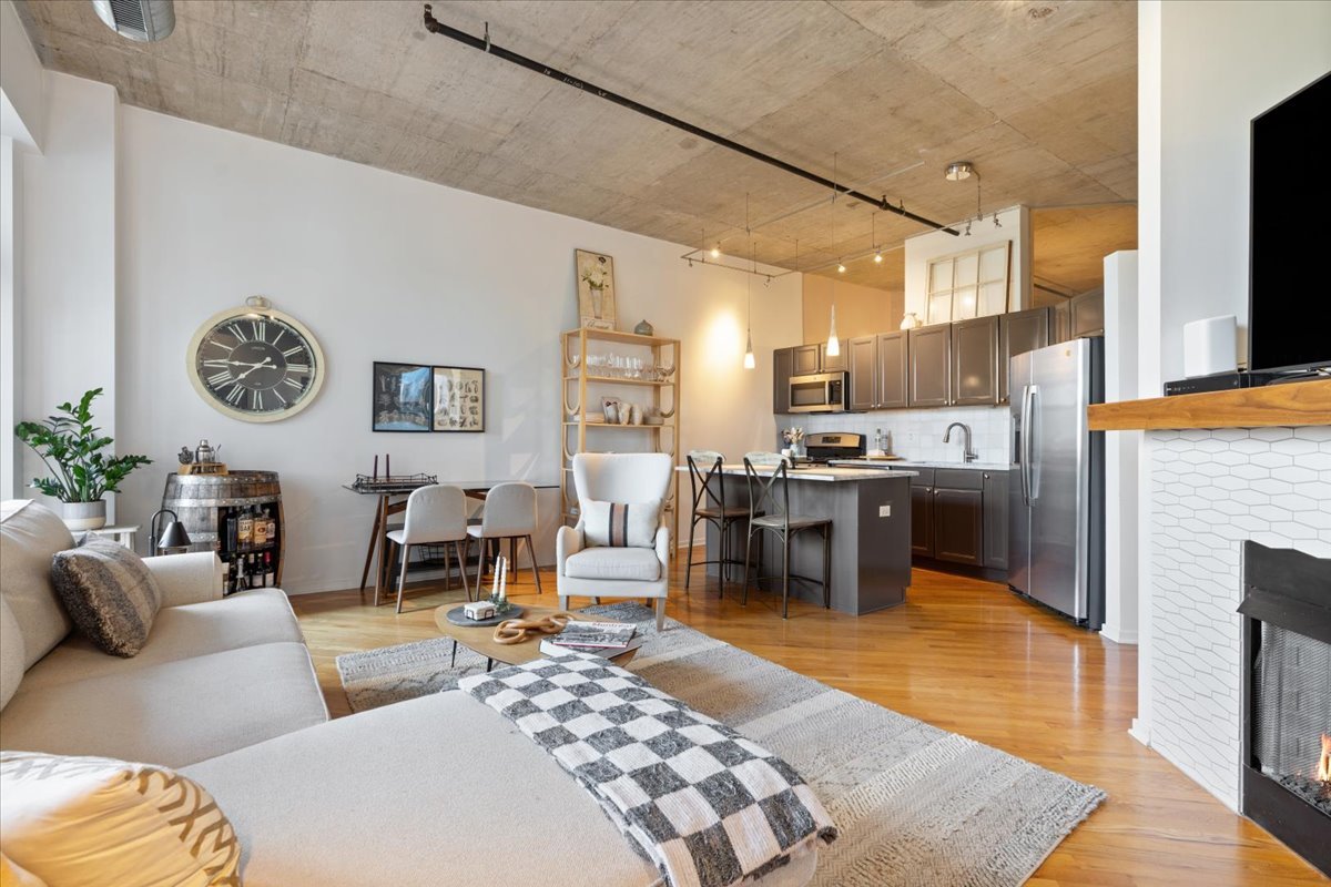 849 North Franklin Street Chicago IL 60610