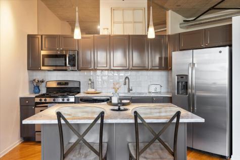 849 North Franklin Street Chicago IL 60610