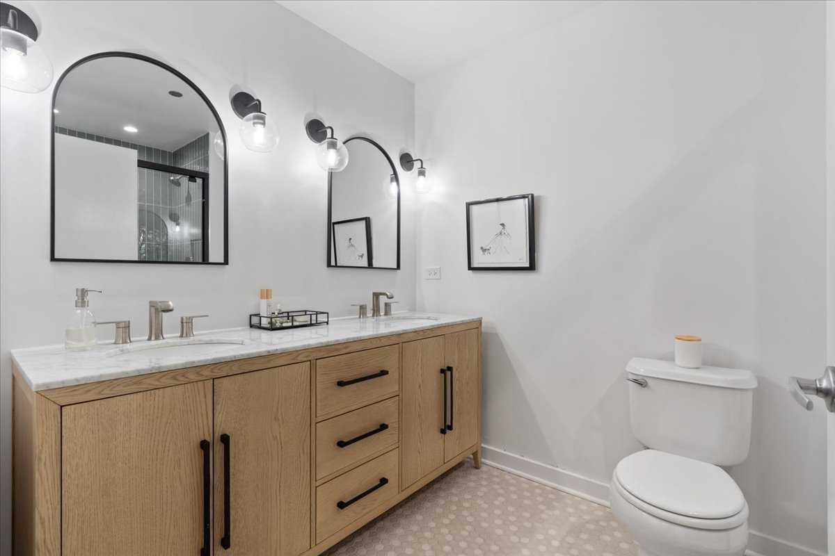 849 North Franklin Street Chicago IL 60610