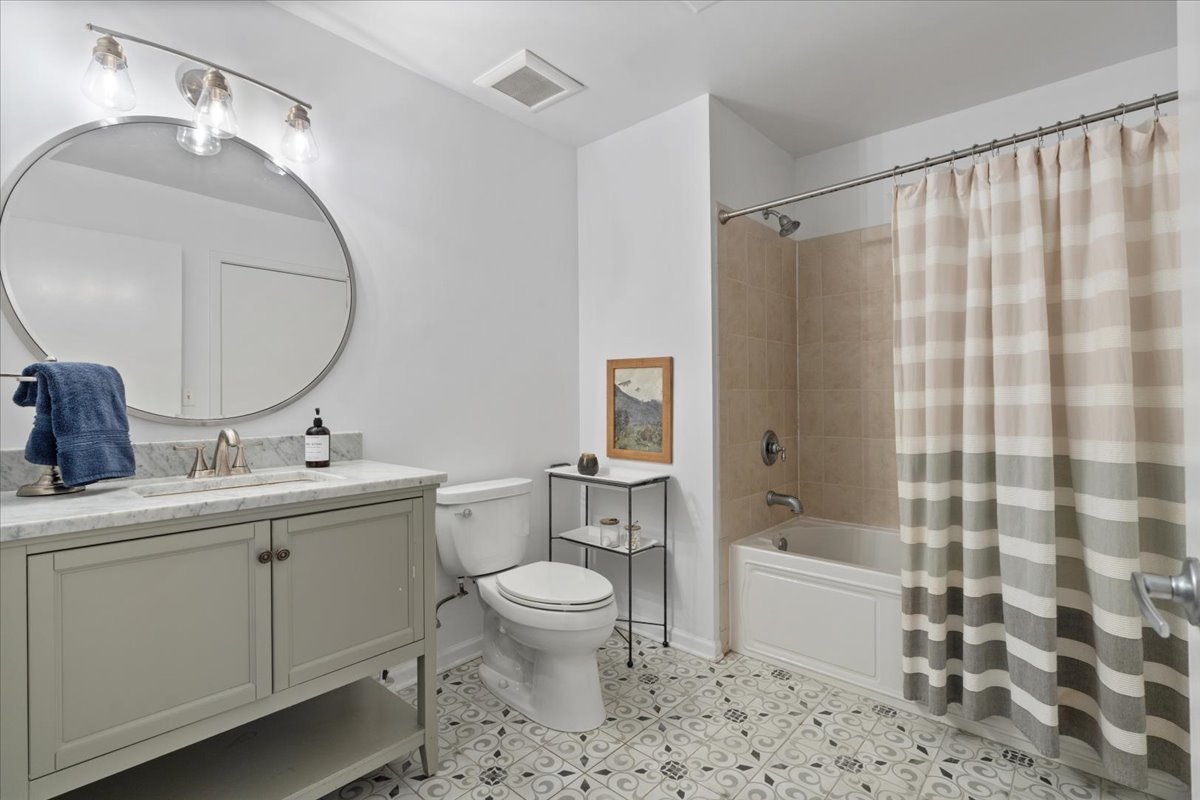 849 North Franklin Street Chicago IL 60610