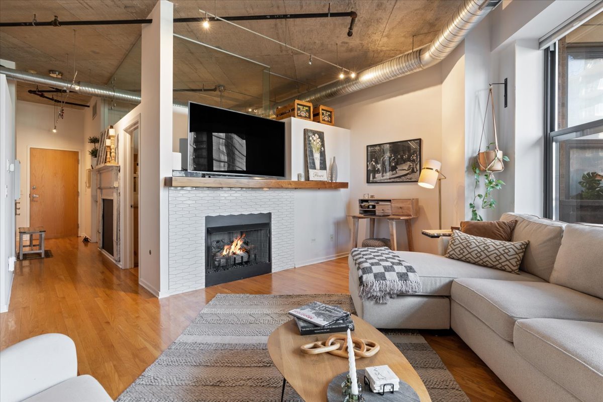 849 North Franklin Street Chicago IL 60610