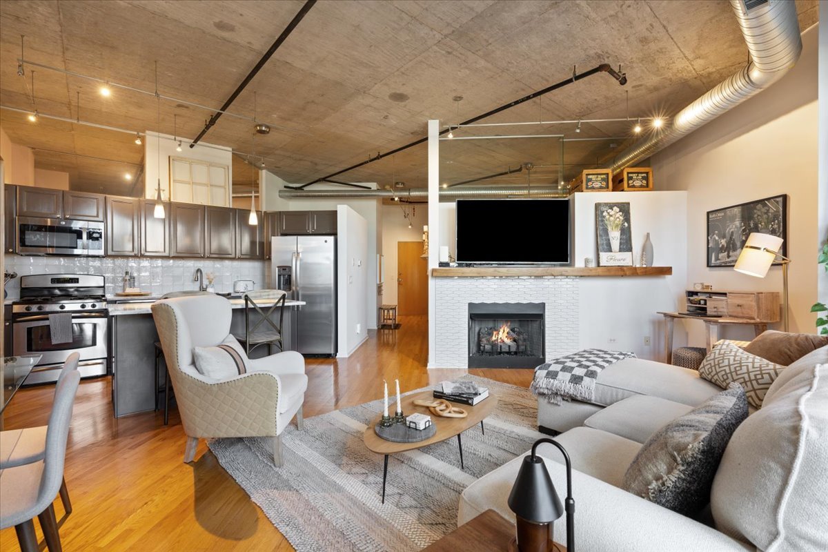 849 North Franklin Street Chicago IL 60610