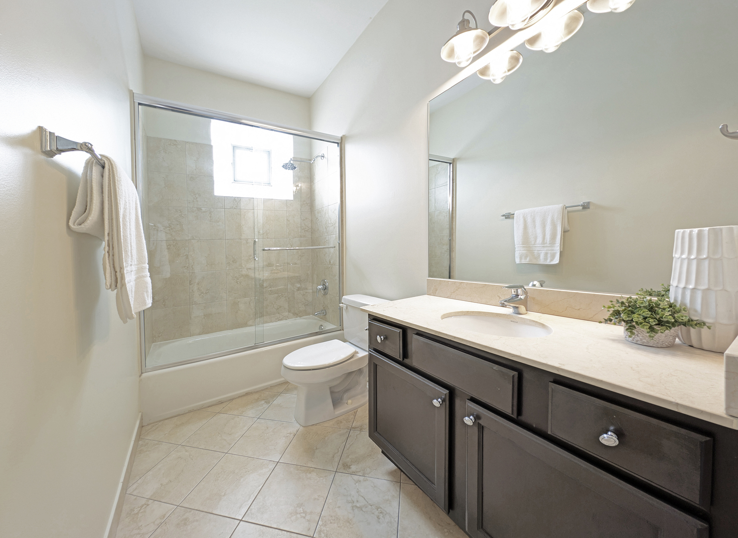 2243 North Lister Avenue Chicago IL 60614
