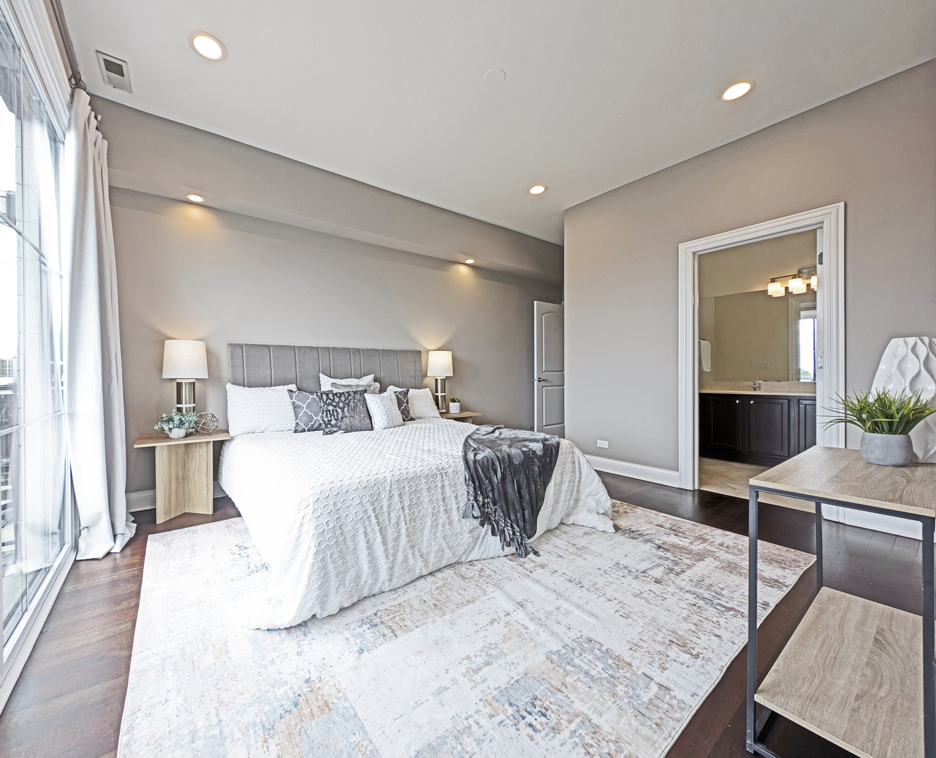 2243 North Lister Avenue Chicago IL 60614