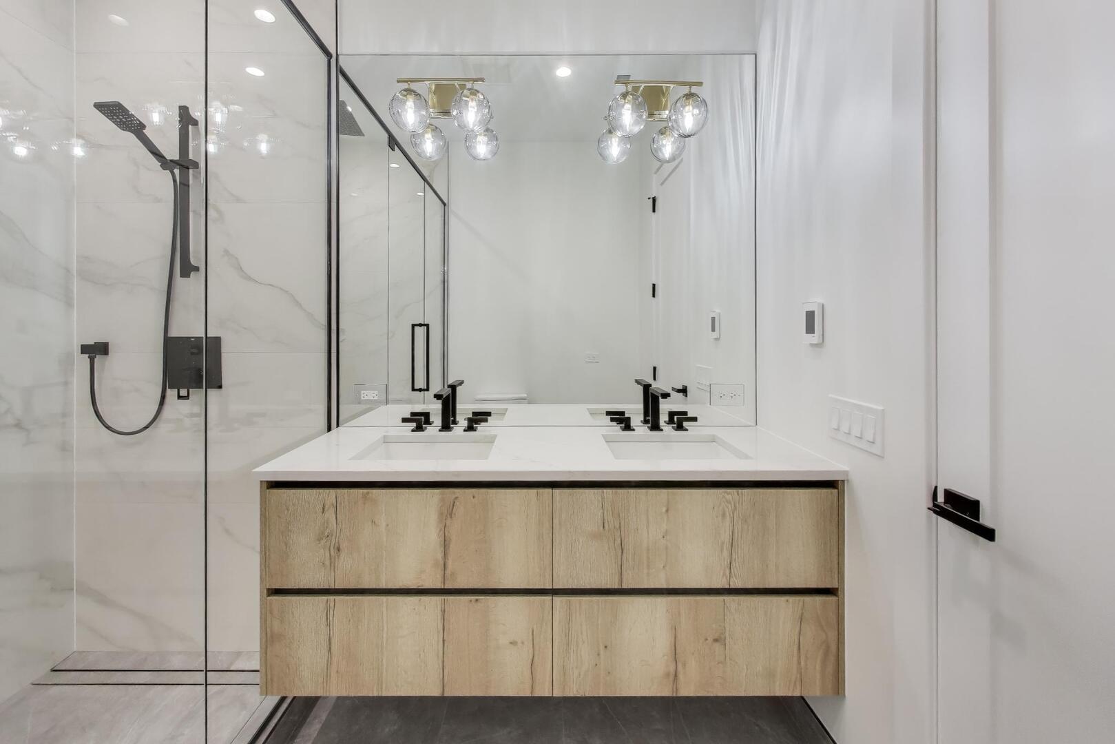 5428 North Winthrop Avenue Chicago IL 60640