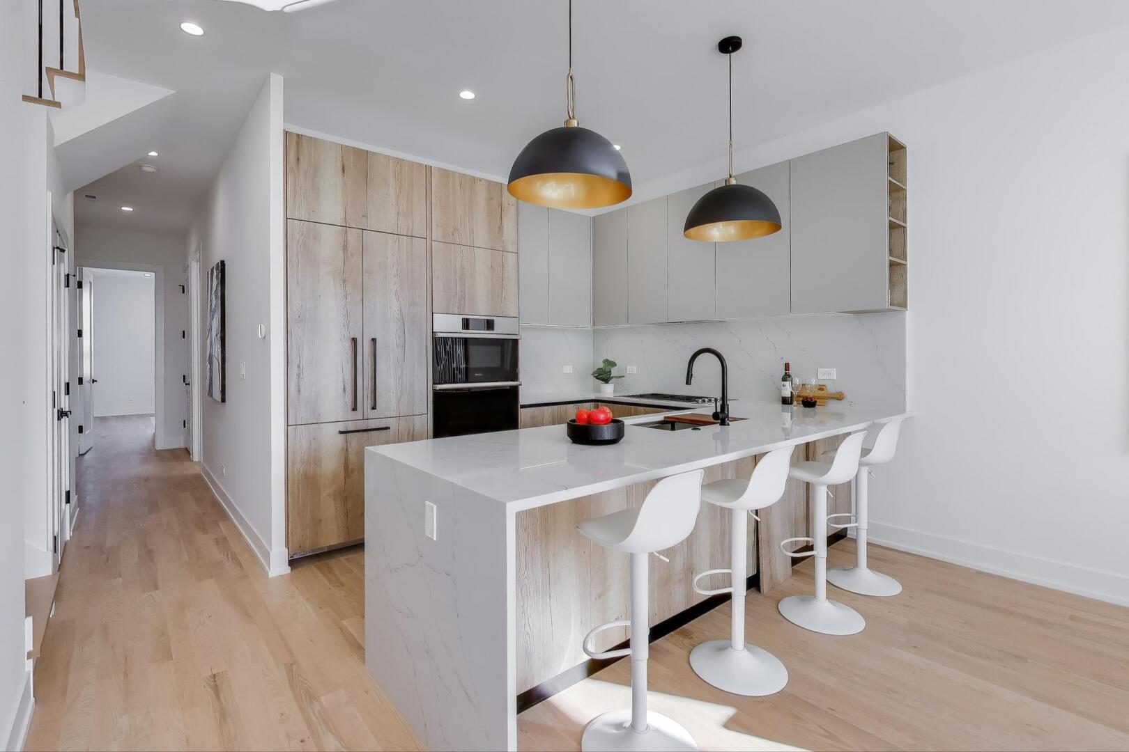 5428 North Winthrop Avenue Chicago IL 60640
