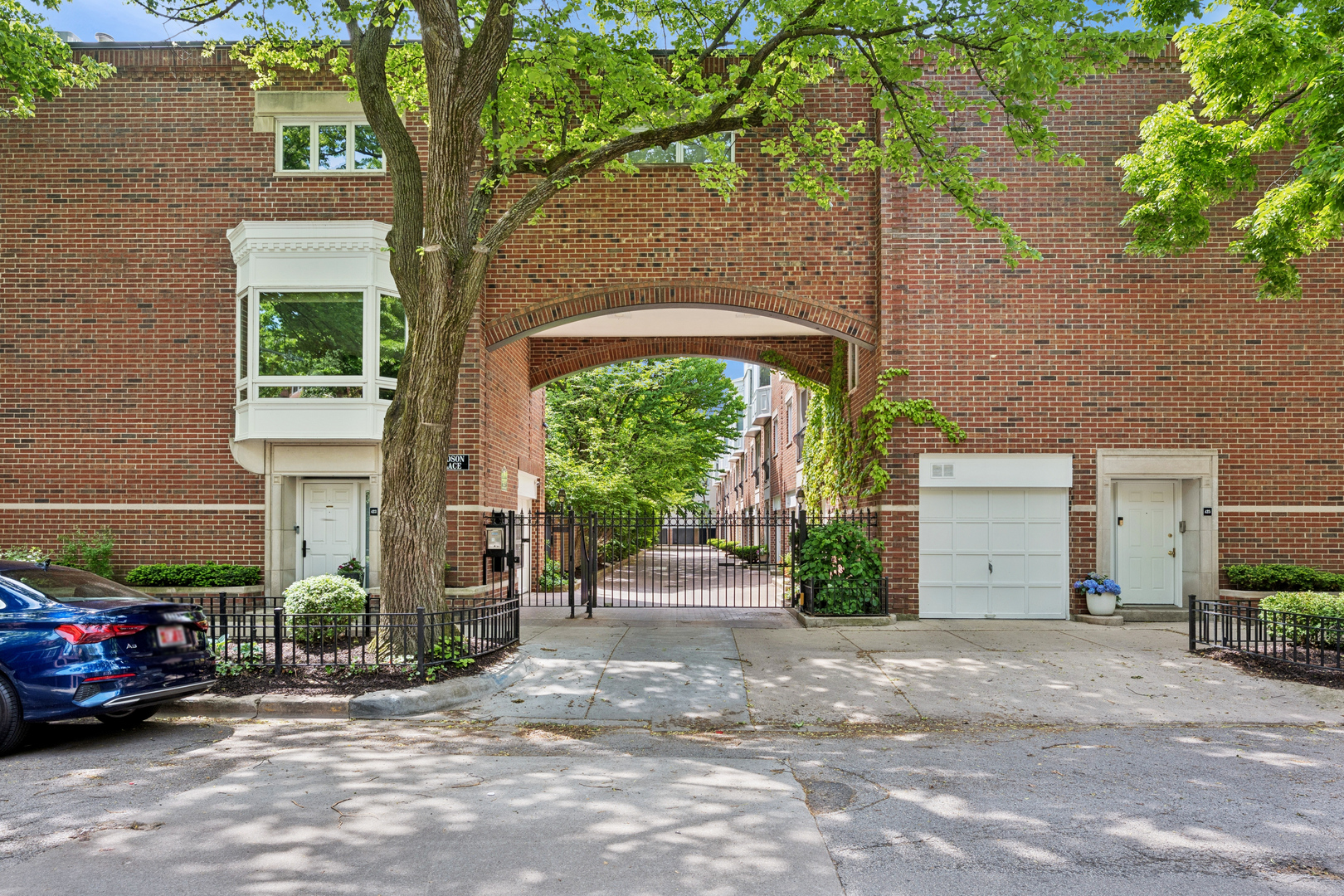 1843 North Hudson Avenue Chicago IL 60614