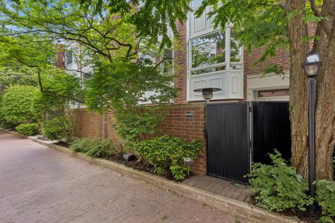 1843 North Hudson Avenue Chicago IL 60614