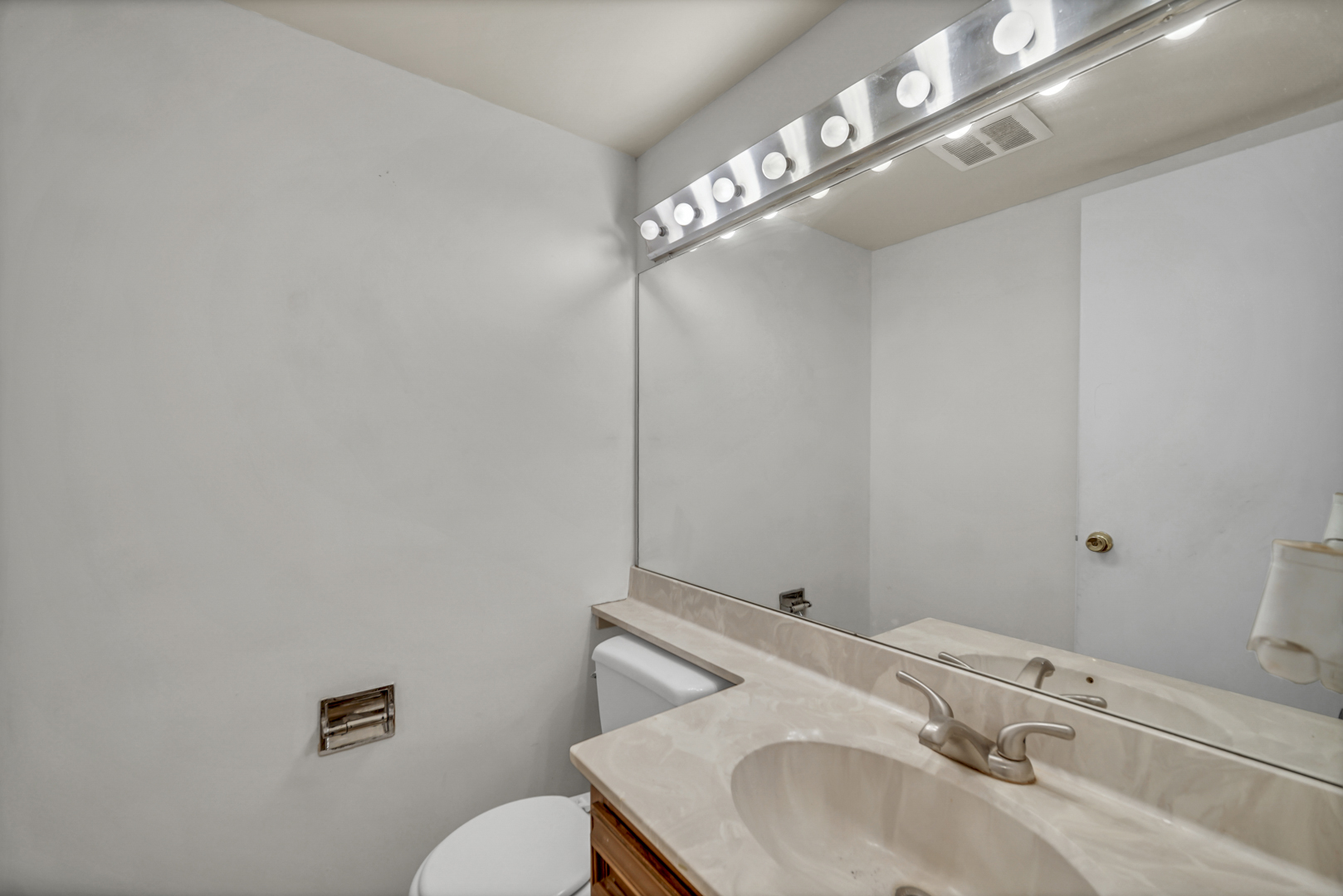 545 Alton Court Carol Stream IL 60188
