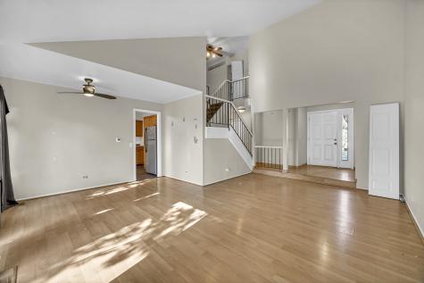 545 Alton Court Carol Stream IL 60188