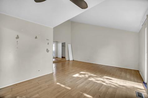 545 Alton Court Carol Stream IL 60188