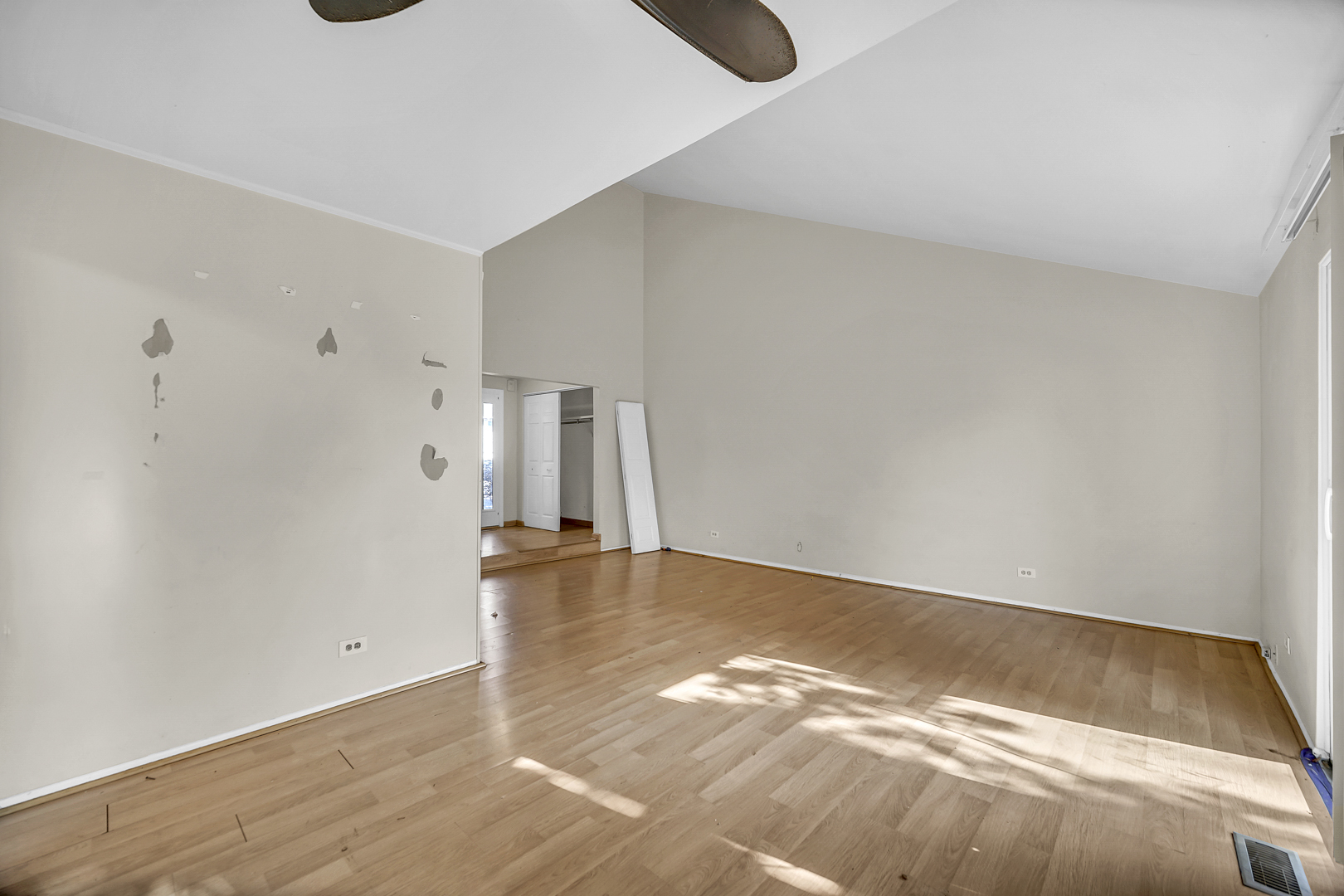 545 Alton Court Carol Stream IL 60188