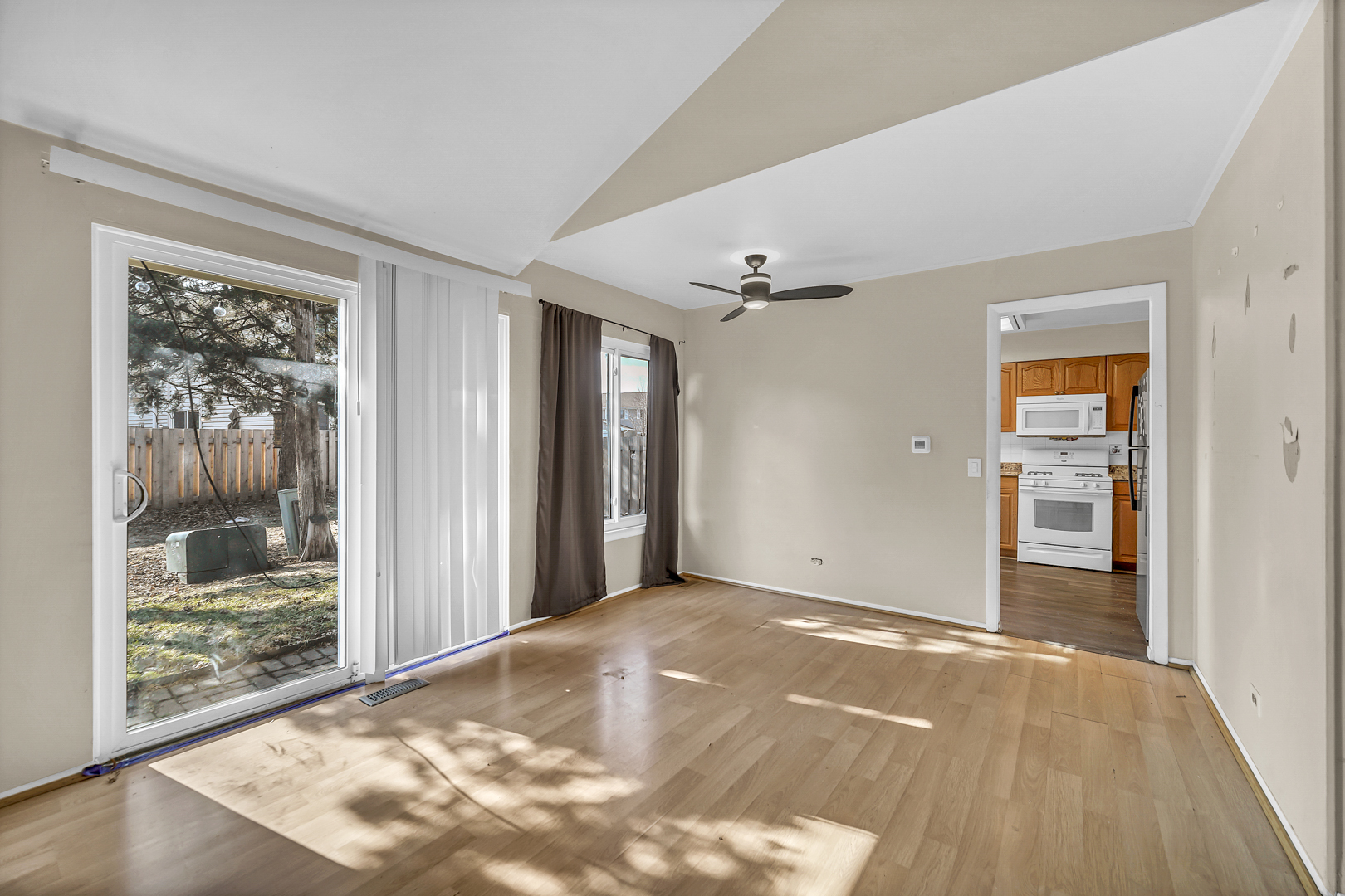 545 Alton Court Carol Stream IL 60188