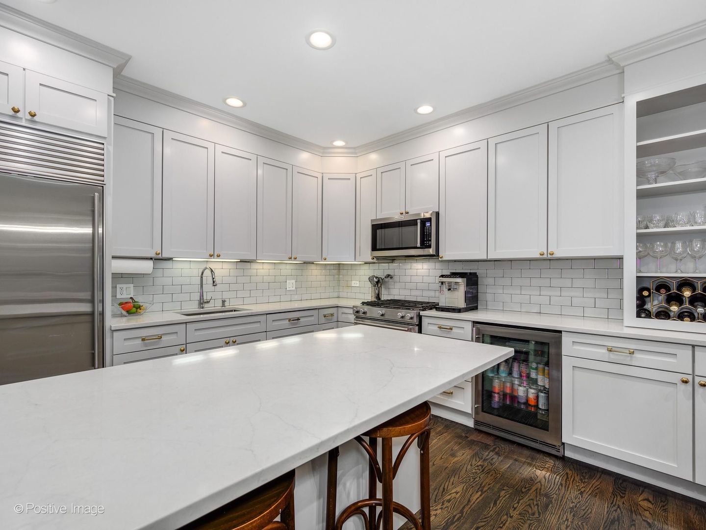 1907 North Cleveland Avenue Chicago IL 60614