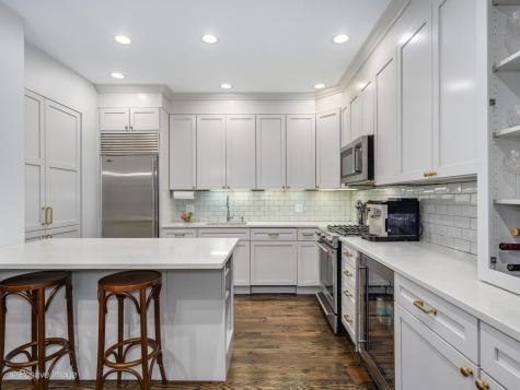 1907 North Cleveland Avenue Chicago IL 60614