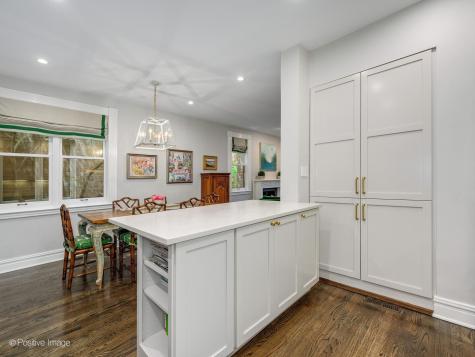 1907 North Cleveland Avenue Chicago IL 60614